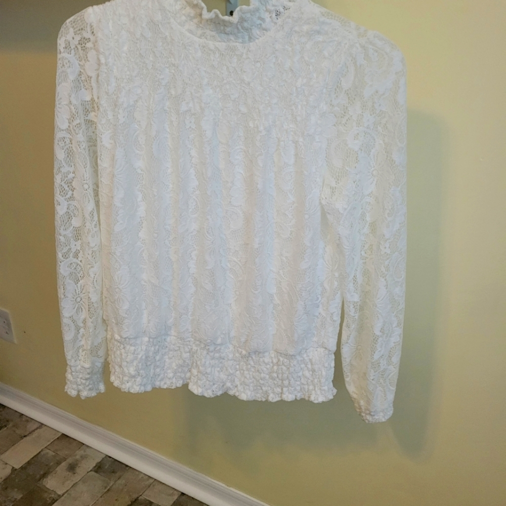 Long sleeve lace top